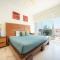 Beachfront Penthouse with 3 Bedrooms & Ocean View - Las Nubes