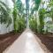 Beachfront Penthouse with 3 Bedrooms & Ocean View - Las Nubes