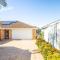 16 Grandview Cl - water views, air con and Wi-Fi