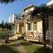 Guroal Holiday House