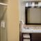 Embassy Suites by Hilton St Louis Airport