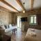 Arapis Rooms & Suites