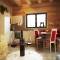 Cosy, modern Canadian wooden chalet