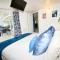 Chalet Kestrel with pool on the beach