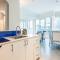 Modern 1BR with Balcony and Marina Views in Al Majara 2