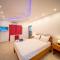 2BR Luxury Apartment in Heart Of Nightlife Area