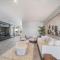 Allure 402 home