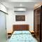 446 Private Suite, Center
