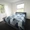 Queen Room in Two Story House with Swimming Pool - SW3