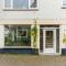 Pleasant holiday home in Vrouwenpolder with garden