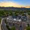 Unbeatable Location Golden Condo - Walk Everywhere