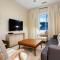 Unbeatable Location Golden Condo - Walk Everywhere