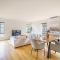 Modern 4BR near Parks & Shops Family Friendly