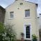Robinsons Cottage, central and quiet