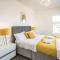 Sea View Apartment Two - Uk36847