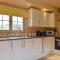 Brook Cottage - Uk12643