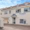 7 Vista Apartments