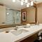 DoubleTree by Hilton West Edmonton