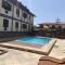 Flat 1A Vista panorâmica Mar com Piscina e wi-fi