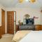 Shady Pines by AvantStay Enclosed Porch Game Rooms LakeBeach Access