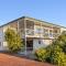 Peppy View Beach House, Ocean Views and Family Fun