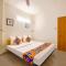FabHotel Sai Raj - Nr Zeel College