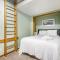 Downtown and Waterfront 2BDR Condo in Grand Haven 110