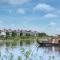 MAYFAIR Lake Resort