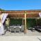 Holiday House App Grace with pool and view in Klis
