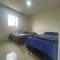 03 quartos (ar condicionado e ventilador), até 10 pessoas, garagem, atrás do hospital da Unimed apt 202