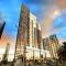 Stylish Southbank Stay with Views, Pool & Gym
