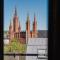 2 BR Penthouse Loft - WHIRLPOOL - TERRASSE - WIFI - ZENTRAL - KÜCHE - KAFFEE - PARKHAUS