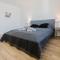 2 BR Penthouse Loft - WHIRLPOOL - TERRASSE - WIFI - ZENTRAL - KÜCHE - KAFFEE - PARKHAUS