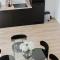 2 BR Penthouse Loft - WHIRLPOOL - TERRASSE - WIFI - ZENTRAL - KÜCHE - KAFFEE - PARKHAUS