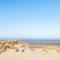 Bright apartment with terrace in Oostduinkerke, cleaning included