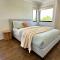 Sienna Rise - Walk to Westfield sleeps 6 North Lakes