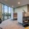 Luxury Retreat QWR River & City Views