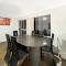 MetaWise Cozy Family Room in Shared Home Free Parking