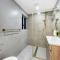 MetaWise Cozy Family Room in Shared Home Free Parking