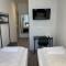 Motel Blue - Minimalist Boutique Hotel