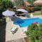 VILLA BIJOUX, Private pool, 500m to the sea and two apartments for two families