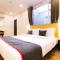 Super Townhouse Prithvi Resort Near Phoenix Palassio