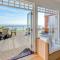 5 Bed in Seaview 93445
