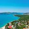 Villa Confido - Luxury 3BR Apartment with Private Pool near Trogir
