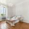 Les Bellevue Cité "3 Apartments, 1 with Garden & Private Parking, Aircon, WiFi, Free Public Car Park, 1 km from Cité"