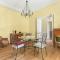 Les Bellevue Cité "3 Apartments, 1 with Garden & Private Parking, Aircon, WiFi, Free Public Car Park, 1 km from Cité"
