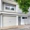 Modern Homely Townhouse with Pool Access & Free WIFI