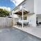 Modern Homely Townhouse with Pool Access & Free WIFI