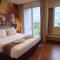 Bright Hotel