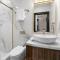Historical Loft Retreat Minutes to Elora Main St
